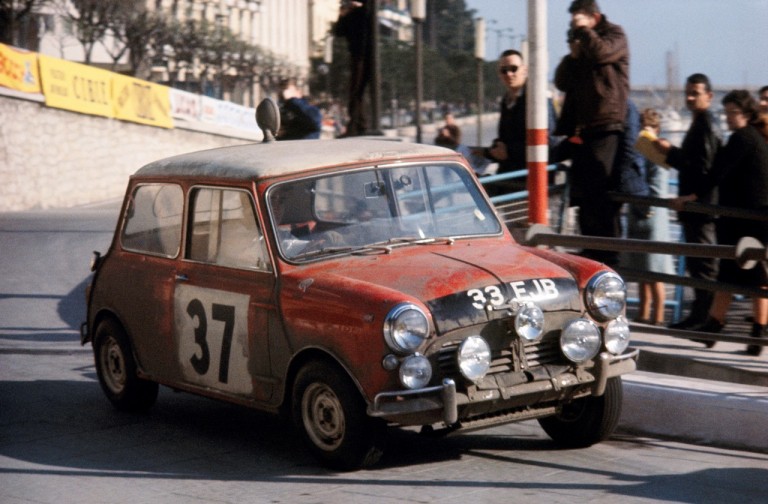 MINI hace historia en Rally de Monte Carlo.